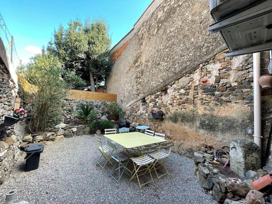 Maison De Village * Peret